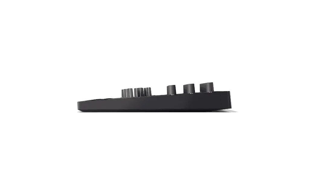 Novation_LCXL_Right.webp