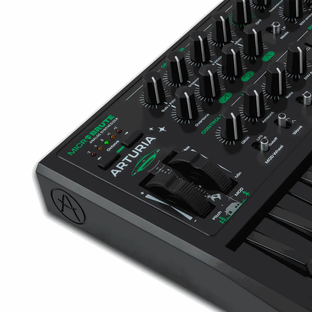 MICROBRUTE_BLACK_DETAIL_2.webp