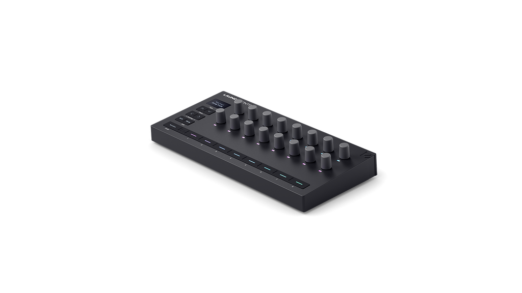 Novation_LC3_Angle_Right_LR.webp